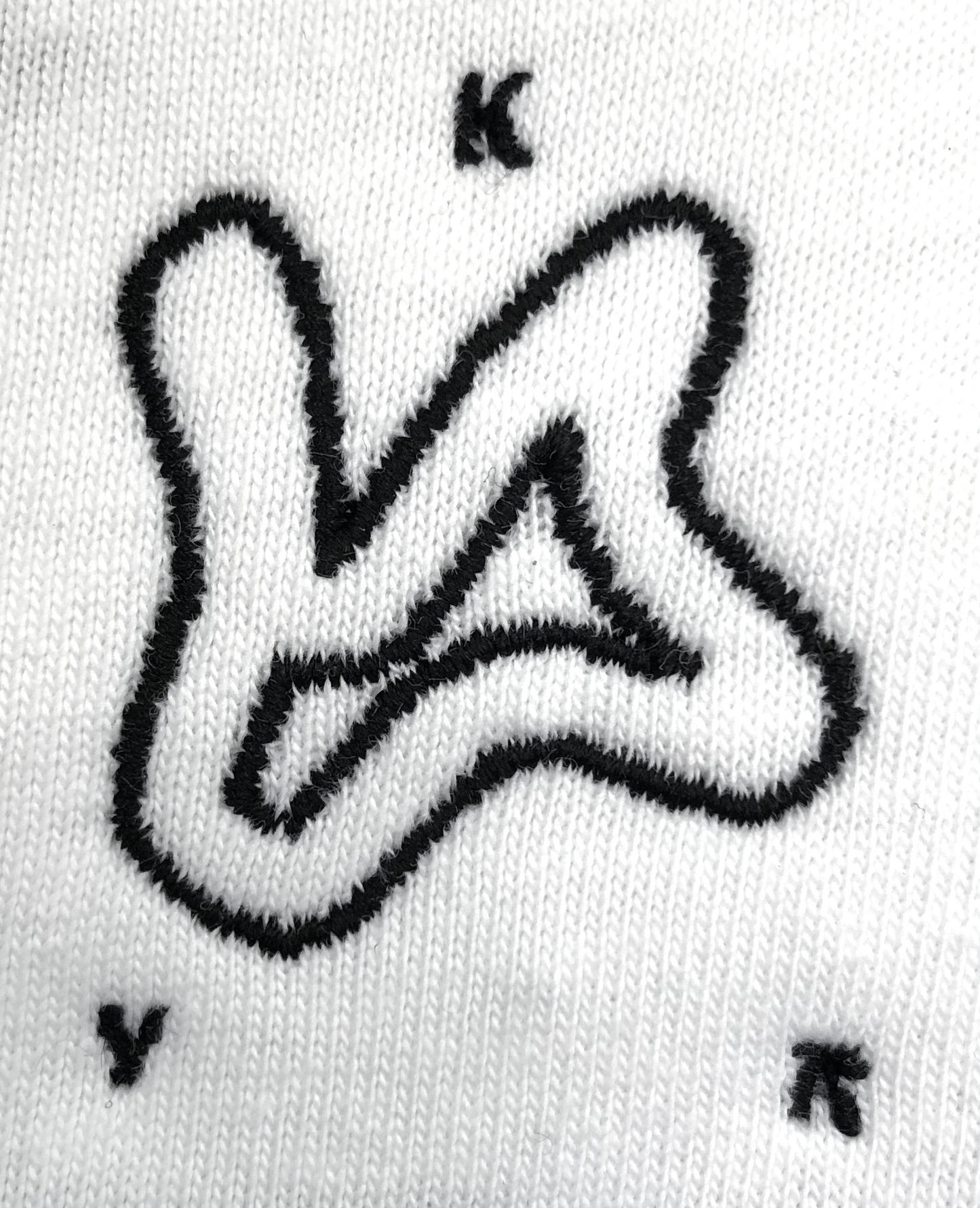 LONG SLEEVE T SHIRT WHITE ( STUDY 5.01 : ARM PINCHED EMBROIDERY )
