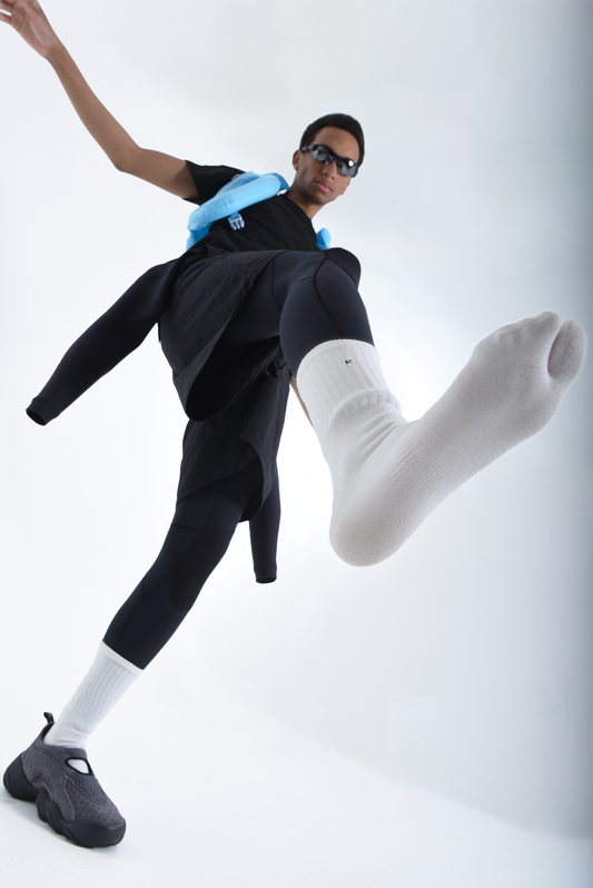 SPLIT TOE SOCKS WHITE ( STUDY 4.01 : KVR LOGO)